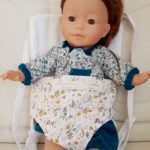 porte-poupée petites fleurs