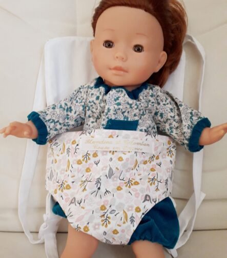 porte-poupée petites fleurs